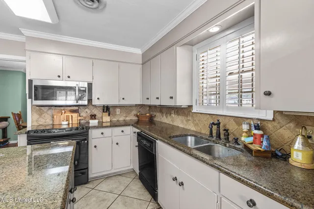 $254,500 | 1430 Sunset Drive, Canton, MS 39046