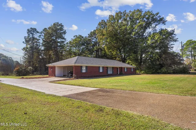 $254,500 | 1430 Sunset Drive, Canton, MS 39046