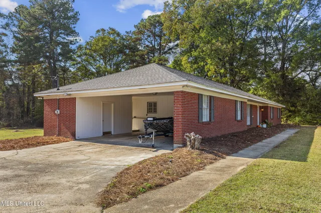 $254,500 | 1430 Sunset Drive, Canton, MS 39046