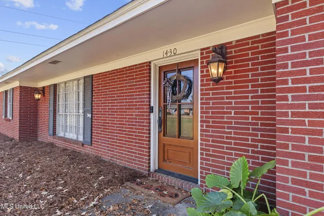 $254,500 | 1430 Sunset Drive, Canton, MS 39046
