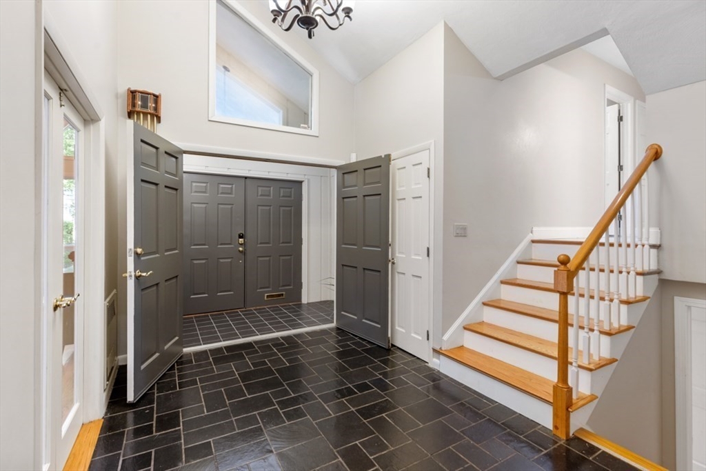 16 Bluejay Road Lynnfield, MA 01940 - Photo 4 of 41 Gallery Image 4