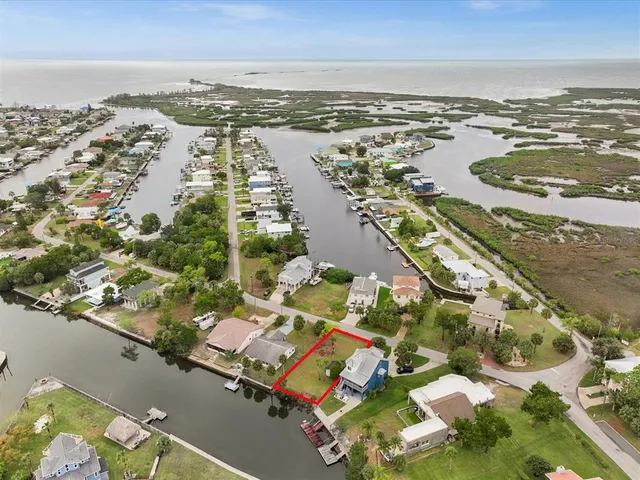 $199,900 | 3468 Minnow Creek Drive, Hernando Beach, FL 34607