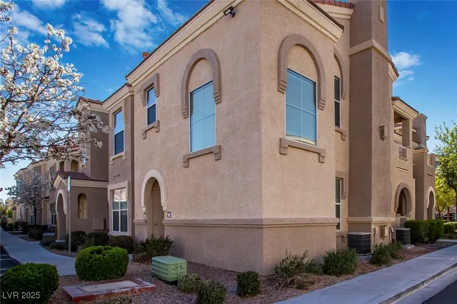 $1,450 | 10550 West Alexander Road, Unit 2127, Las Vegas, NV 89129