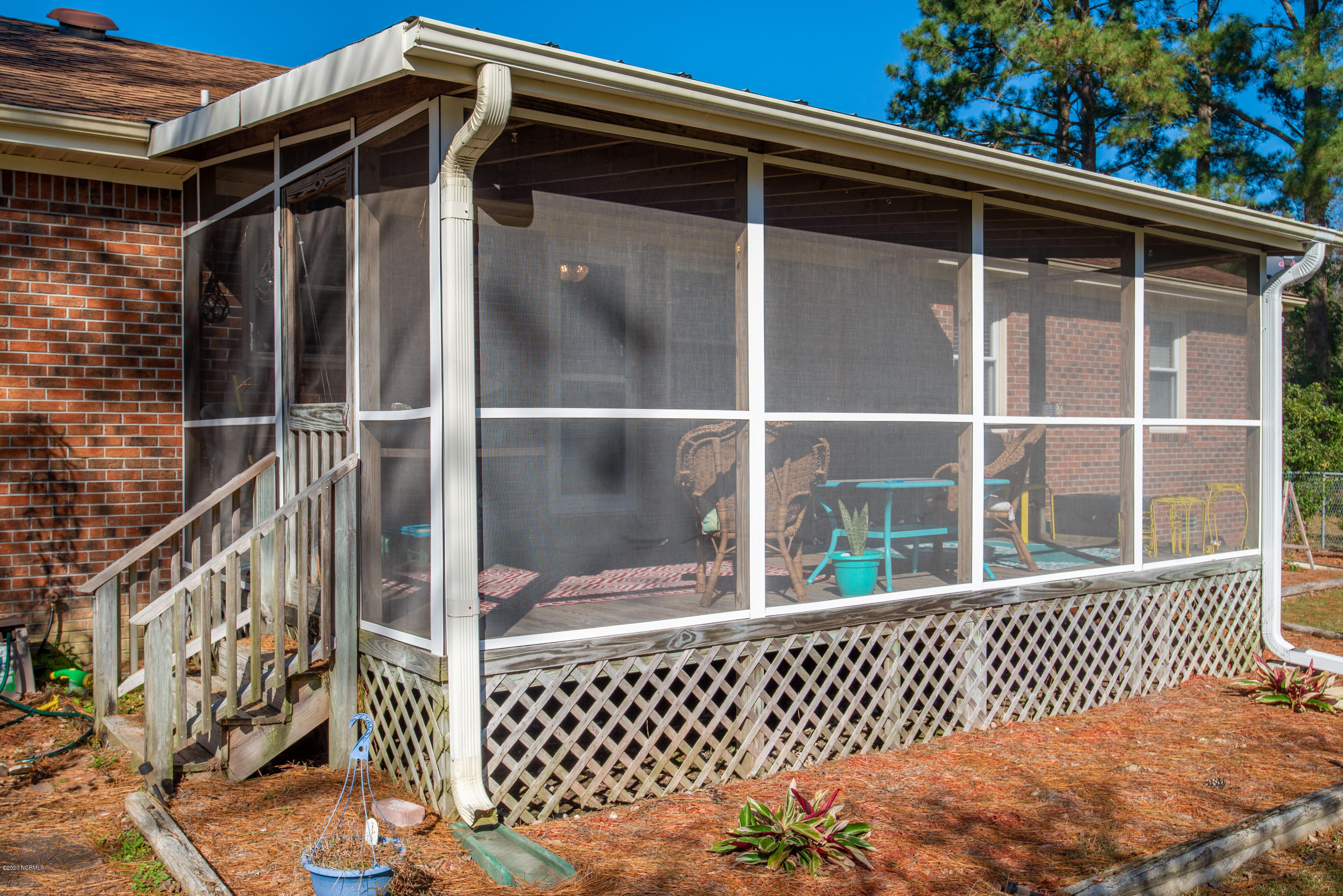 110 Batchelder Road New Bern, NC 28560 - Photo 19 of 25 Screened Porch - Rear
