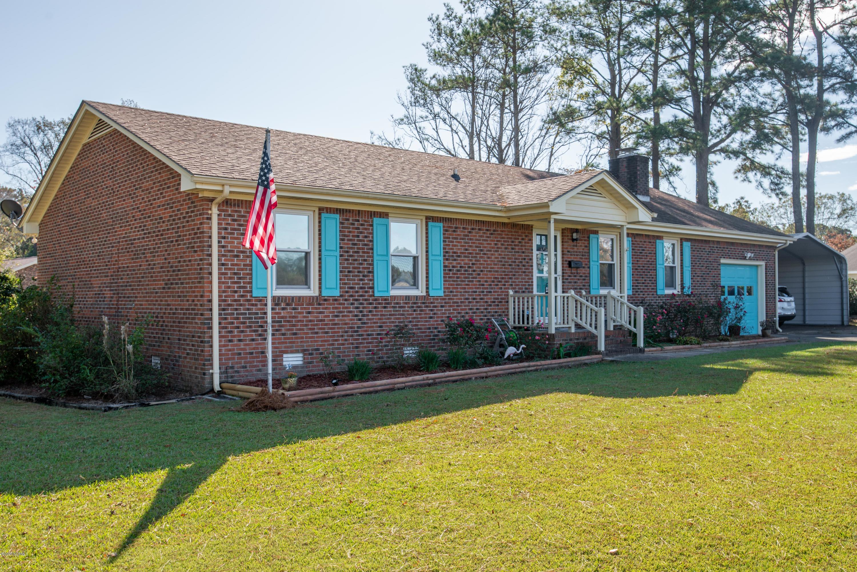 110 Batchelder Road New Bern, NC 28560 - Photo 3 of 25 Front Left