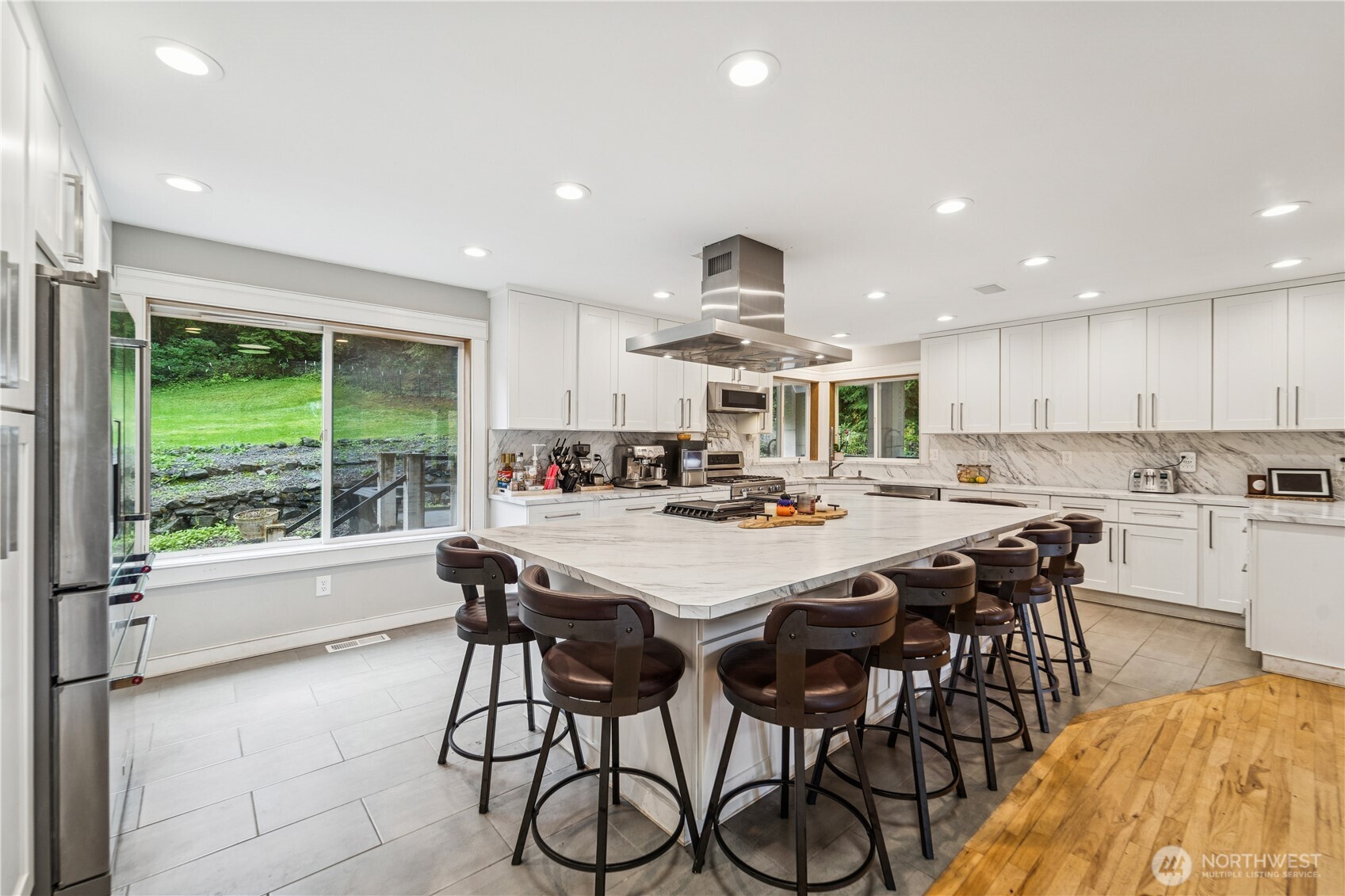 24132 South Lake Roesiger Road Snohomish, WA 98290 - Photo 4 of 36 Gallery Image 4