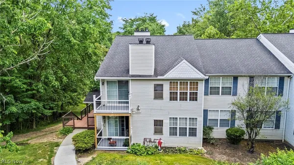 $147,900 | 2002 Stoney Run Circle, Broadview Heights, OH 44147