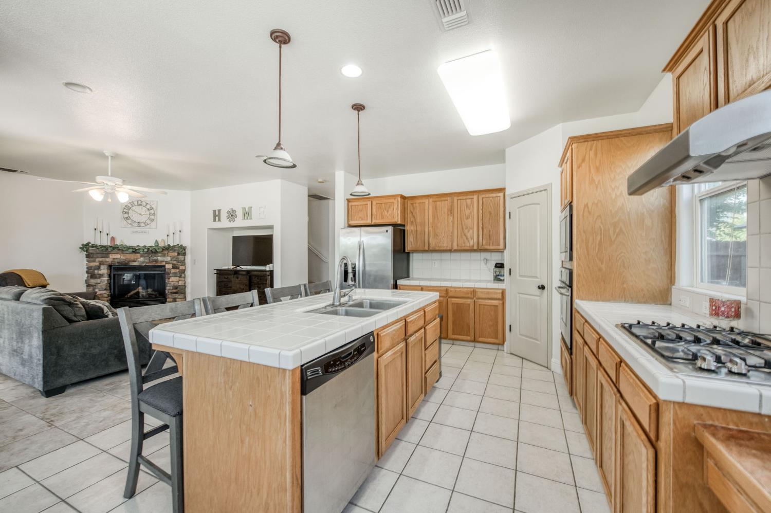 297 West Lilac Avenue Reedley, CA 93654 - Photo 26 of 63
