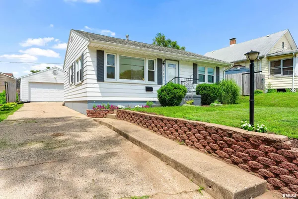 $99,000 | 1309 South 14th Street, Pekin, IL 61554