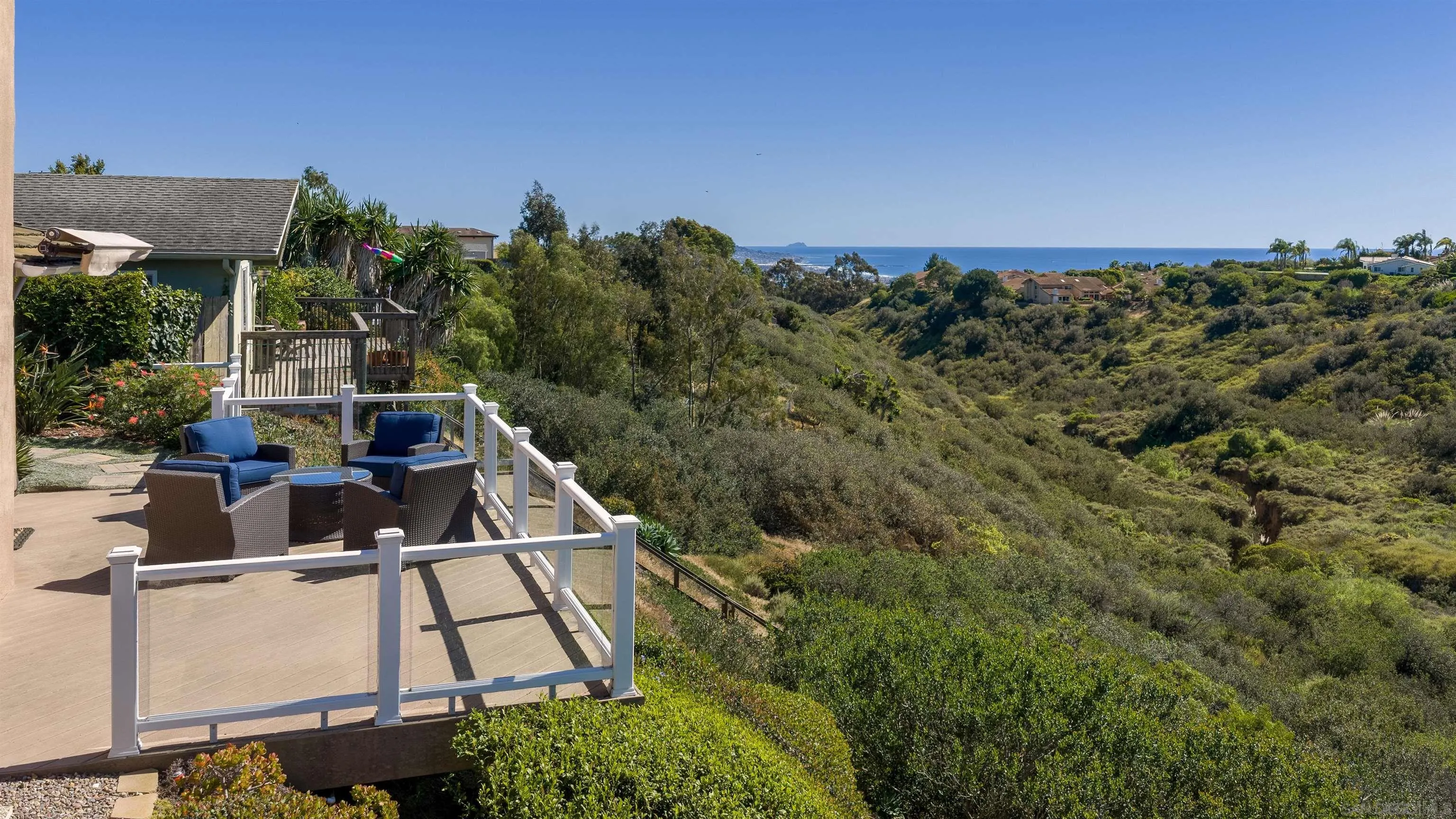 5958 Sagebrush Road La Jolla, CA 92037 - Photo 3 of 56 White water ocean views from the home