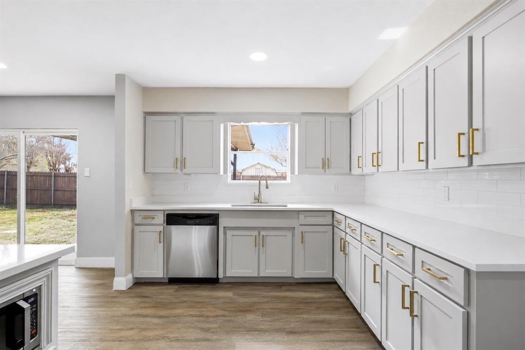 1708 Park Ridge Terrace Arlington, TX 76012 - Photo 9 of 31