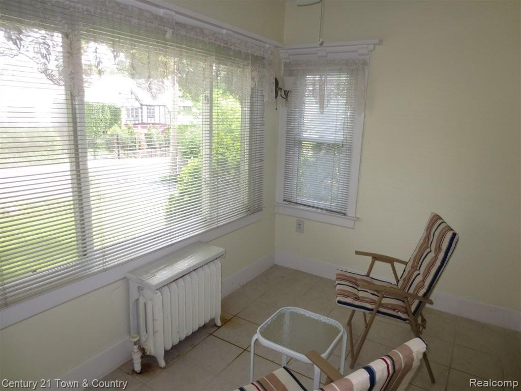 75 Cherokee Road Pontiac, MI 48341 - Photo 10 of 21 Cherokee Additional Sunroom View