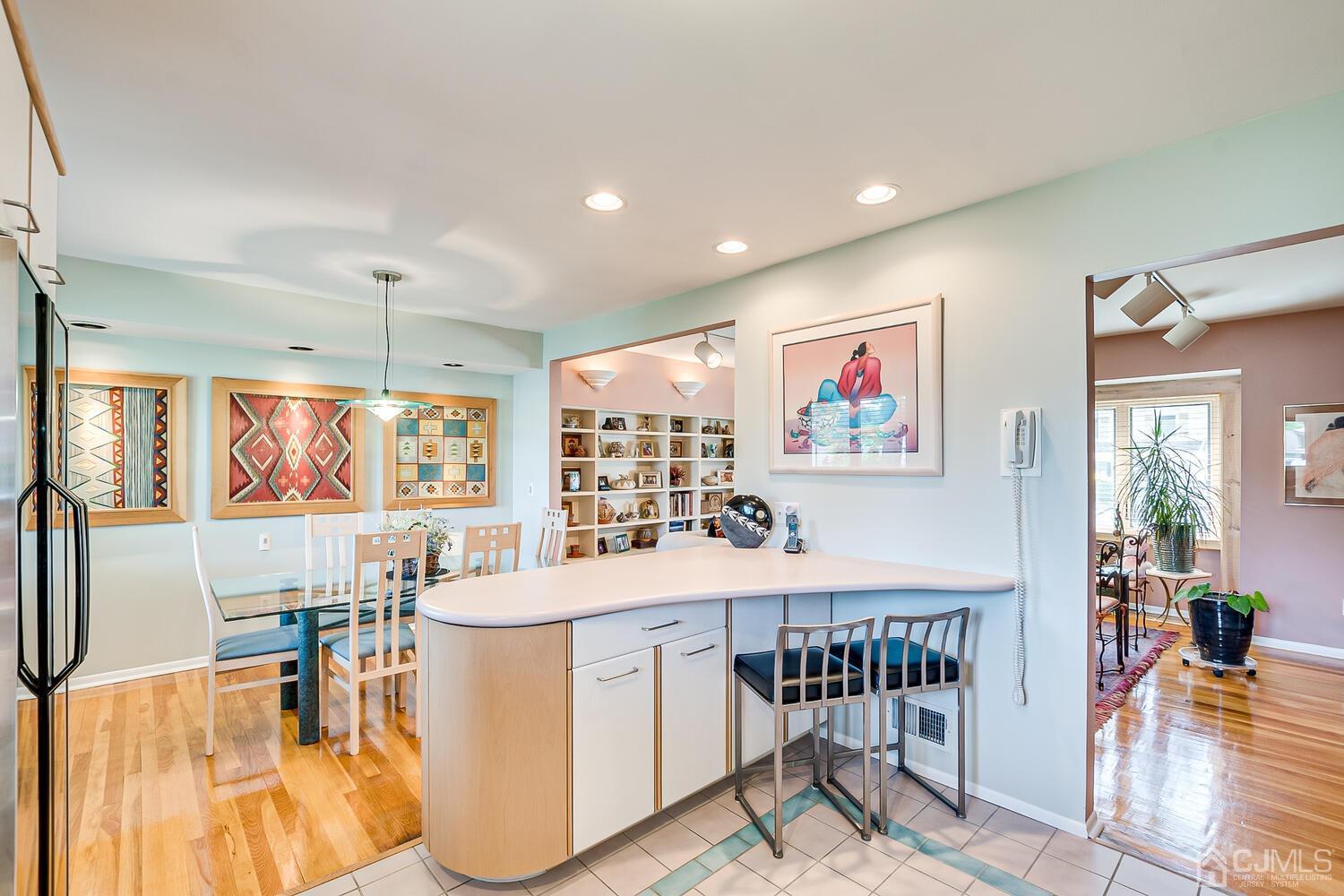 20 Rieder Road Edison, NJ 08817 - Photo 23 of 40 a very nice looking dining room with a table and chairs