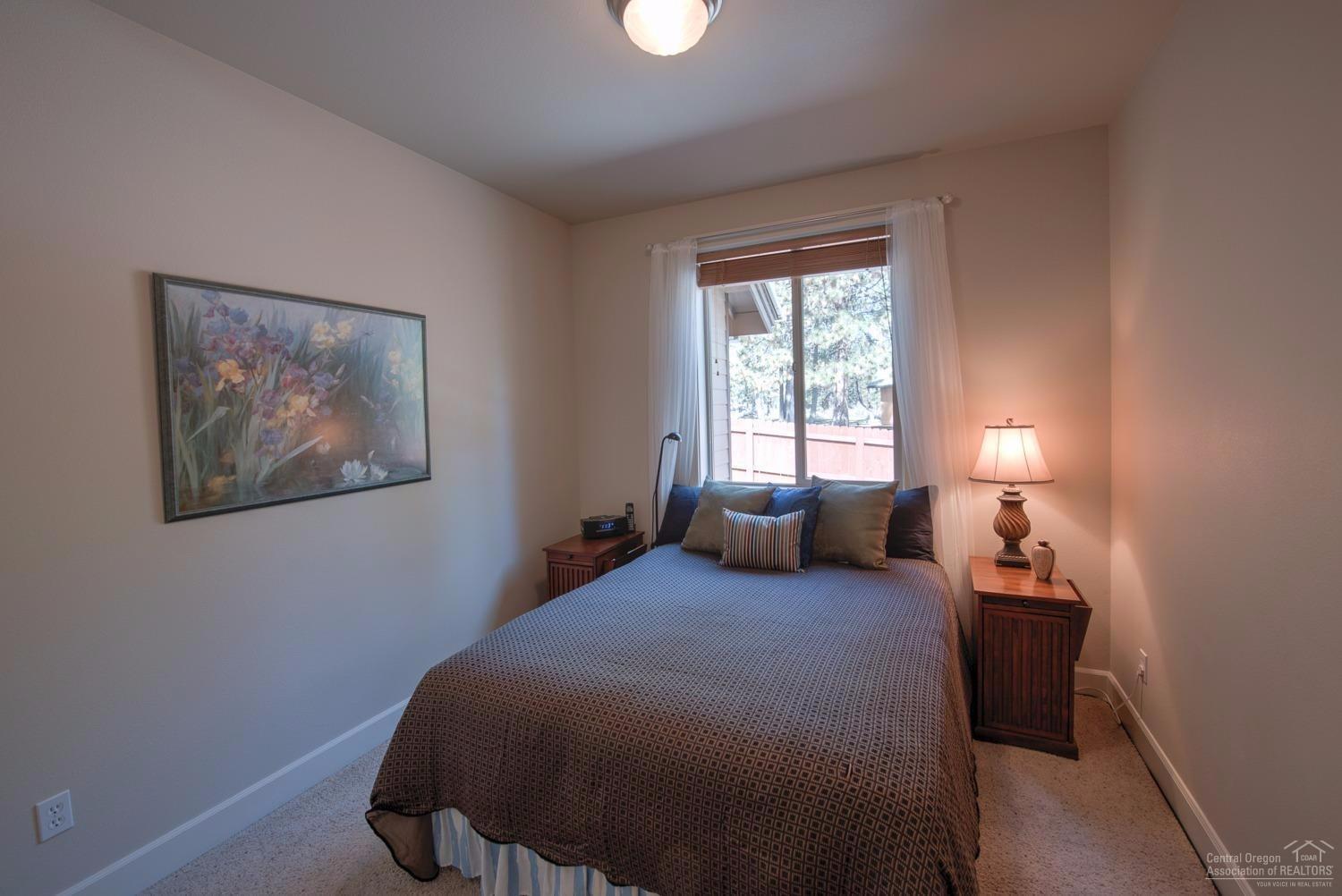 18896 Choctaw Road Bend, OR 97702 - Photo 13 of 24 Second bedroom