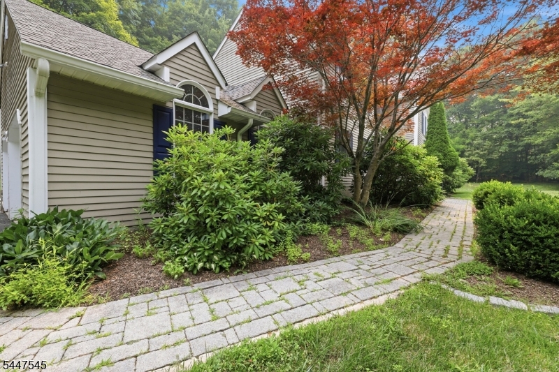 860 Glen Road Sparta, NJ 07871 - Photo 3 of 43