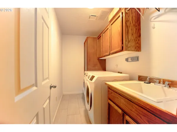 $575,000 | 3600 Southwest Brittany Drive, Gresham, OR 97080