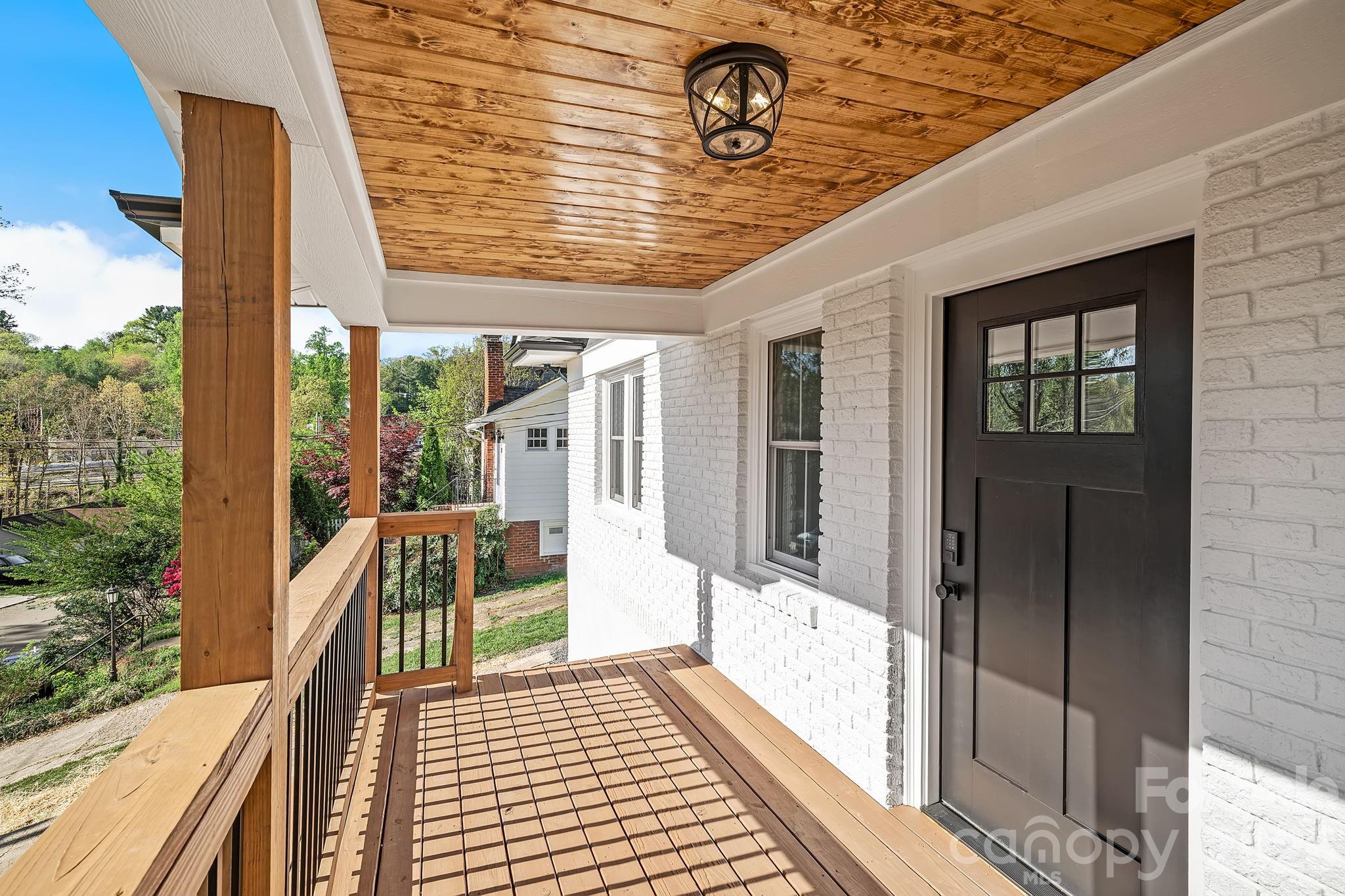 154 Laurel Loop Asheville, NC 28806 - Photo 3 of 33