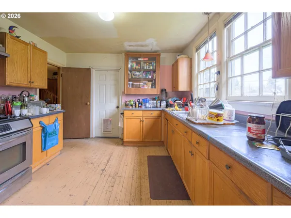 $795,000 | 325 River Road, Eugene, OR 97404