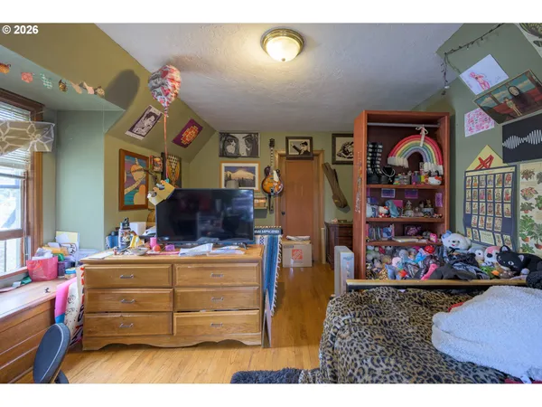 $795,000 | 325 River Road, Eugene, OR 97404