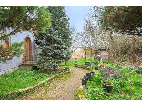 $795,000 | 325 River Road, Eugene, OR 97404