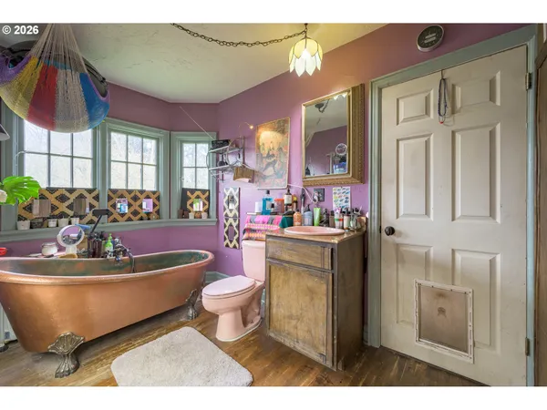 $795,000 | 325 River Road, Eugene, OR 97404