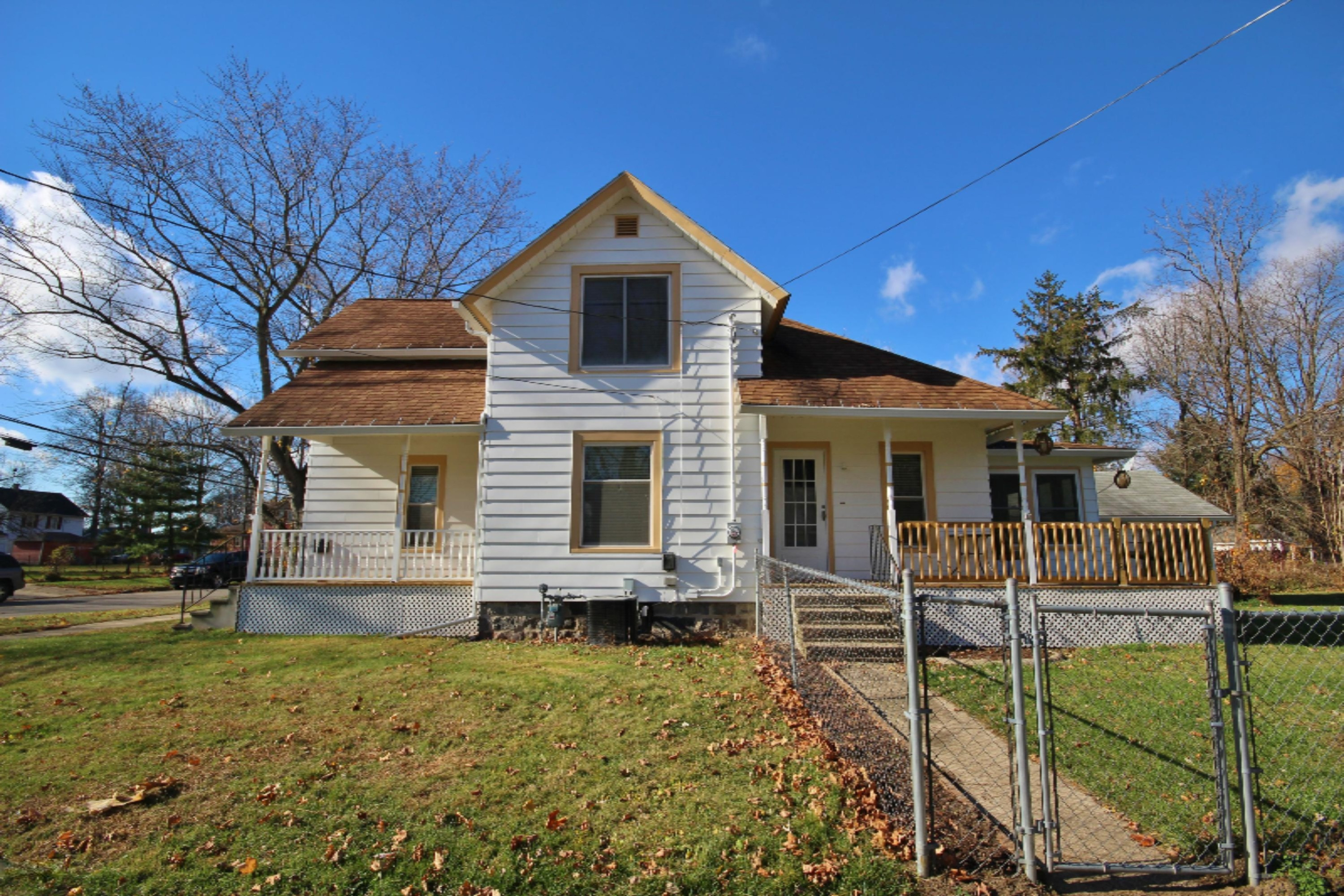 703 Pealer Street Three Rivers, MI 49093 - Photo 4 of 23 IMG_4793