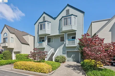 $895,000 | 6 Invincible Court, Unit F40, Alameda, CA 94501