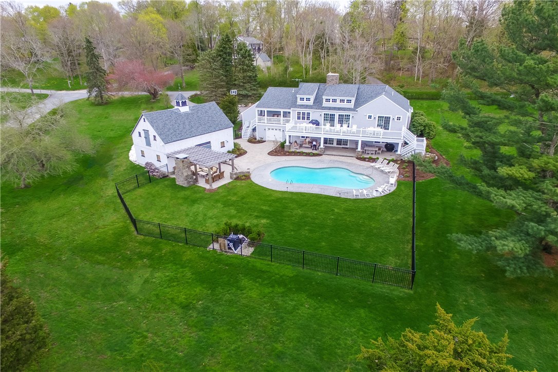 162 Indian Point Road Tiverton, RI 02878 - Photo 4 of 40