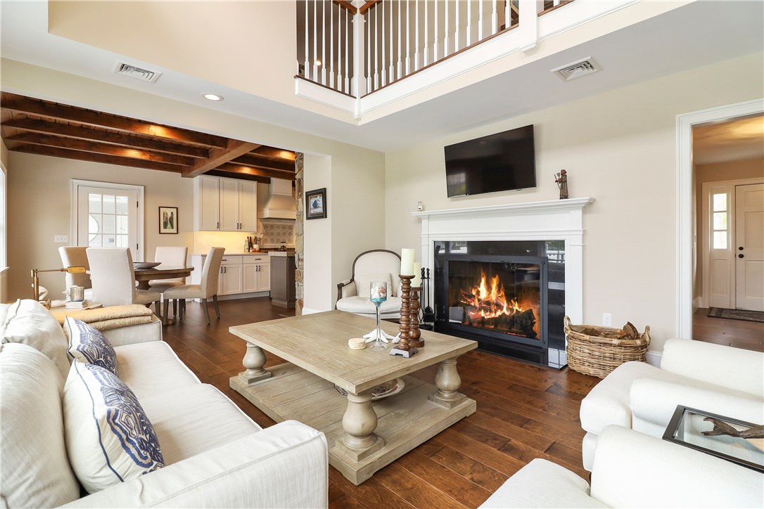 162 Indian Point Road Tiverton, RI 02878 - Photo 5 of 40