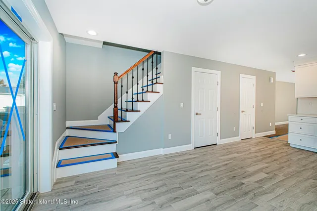 $829,000 | 2437 Victory Boulevard | South New York