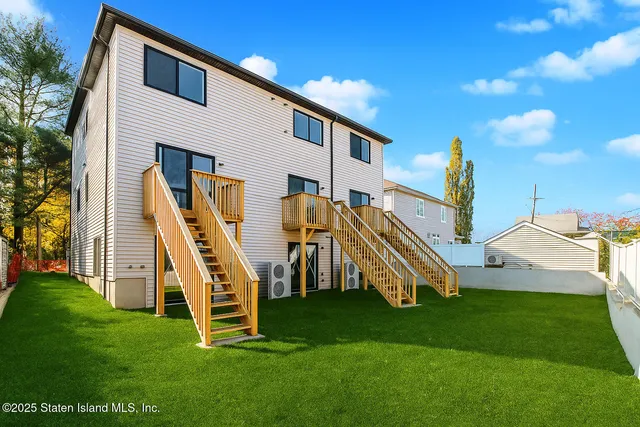 $829,000 | 2437 Victory Boulevard | South New York