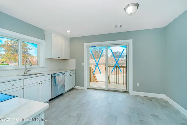 $829,000 | 2437 Victory Boulevard | South New York