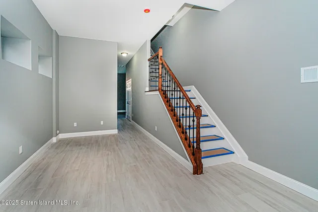 $829,000 | 2437 Victory Boulevard | South New York