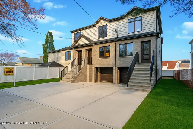 $829,000 | 2437 Victory Boulevard | South New York