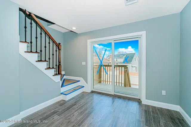 $829,000 | 2437 Victory Boulevard | South New York