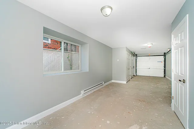 $829,000 | 2437 Victory Boulevard | South New York