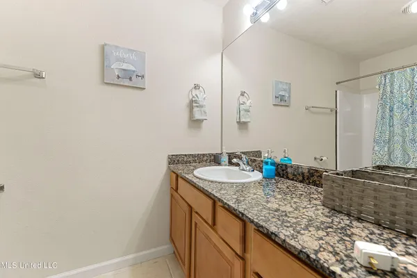 $1,950 | 1110 Century Oaks Drive, Unit A, Gulfport, MS 39507