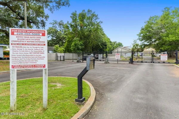 $1,950 | 1110 Century Oaks Drive, Unit A, Gulfport, MS 39507