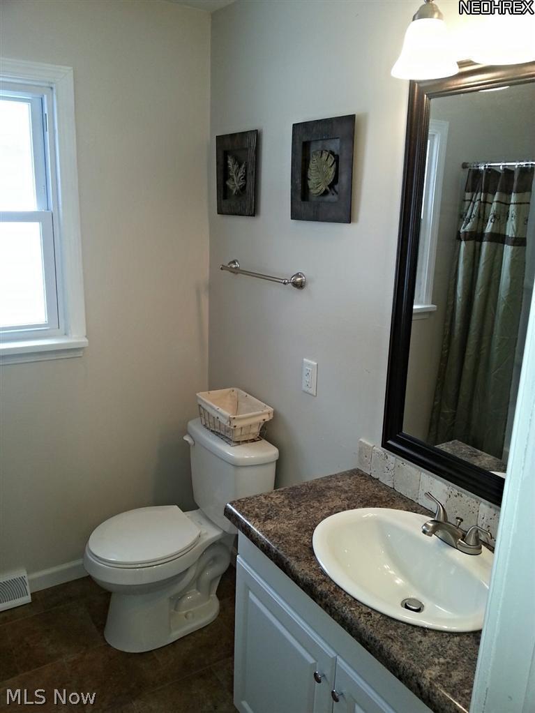 951 Wall Road Wadsworth, OH 44281 - Photo 19 of 24 Gallery Image 19