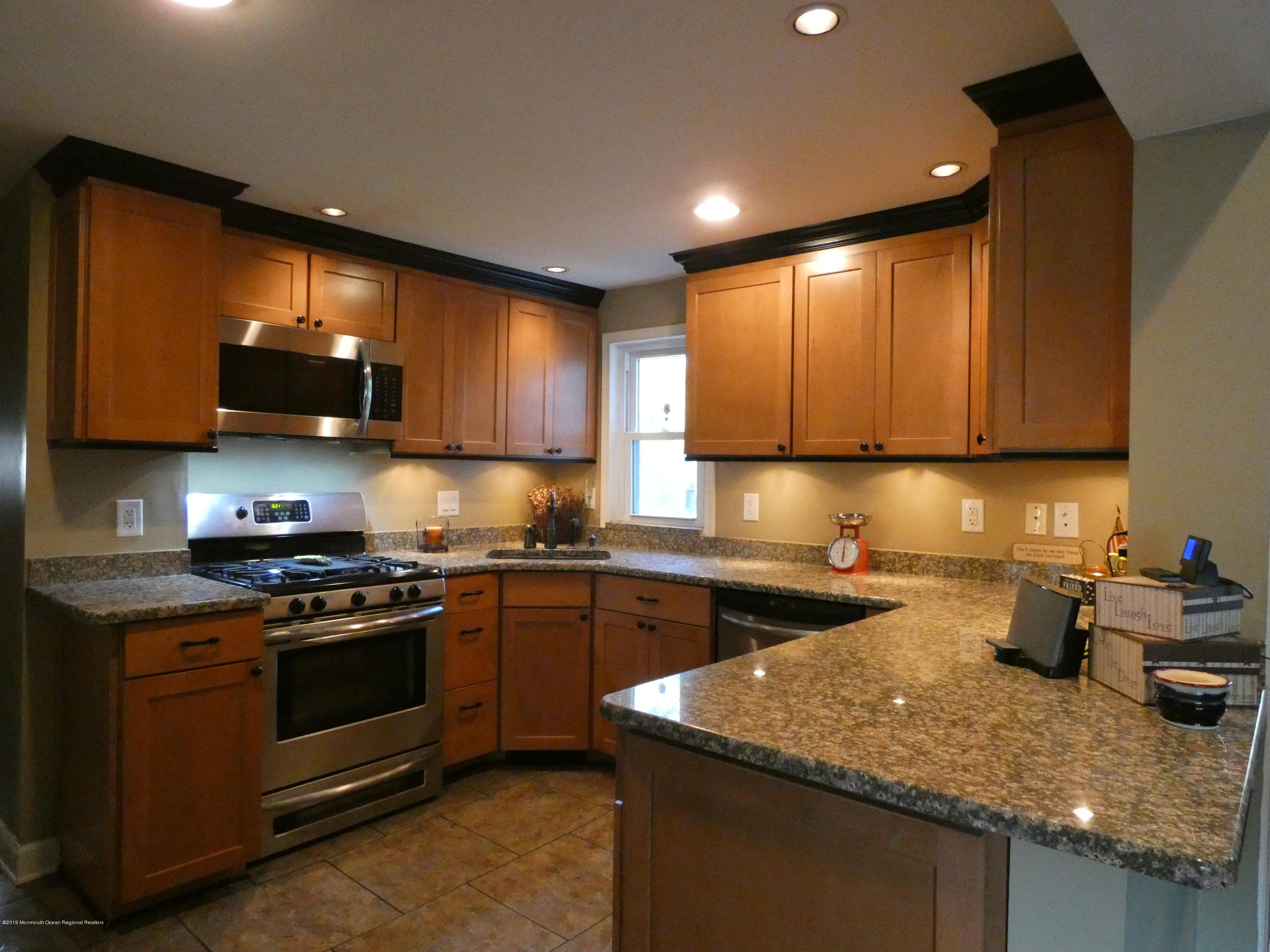 508 Middle Lane Howell, NJ 07731 - Photo 6 of 21 2019-06-04 18.22.09-1