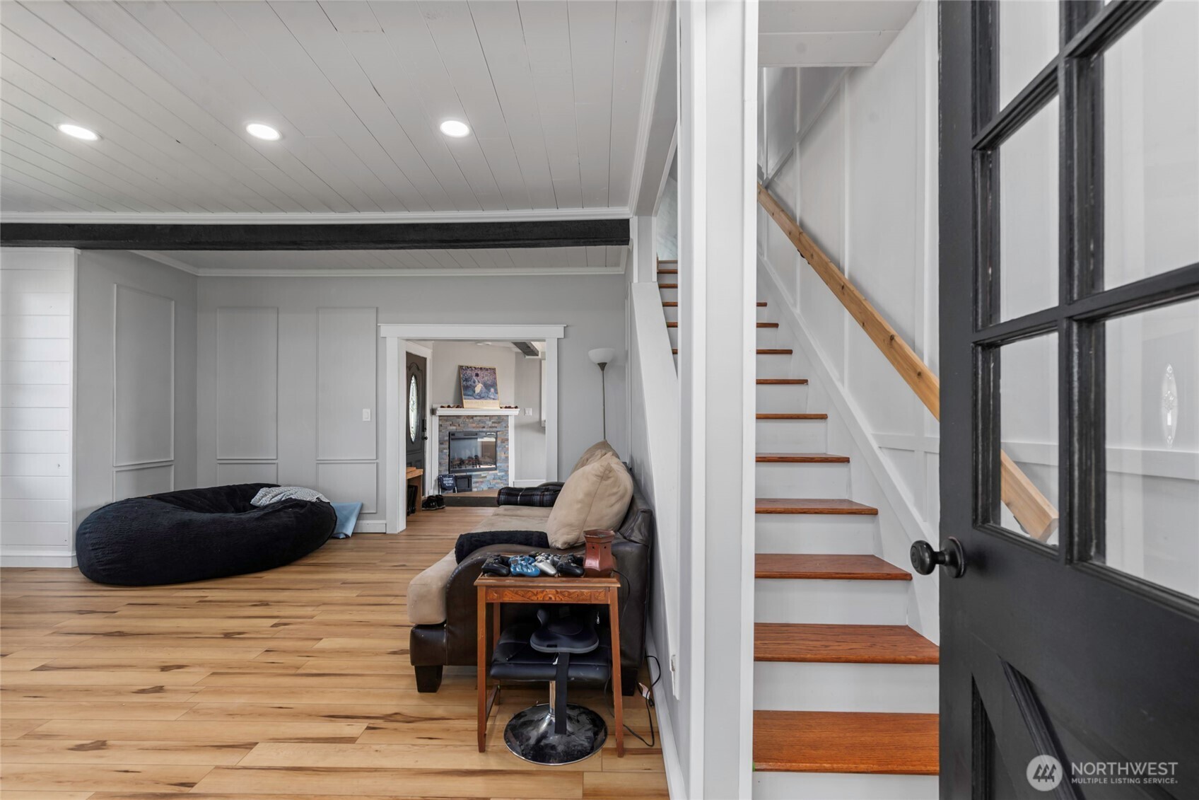 1855 South Bank Road Oakville, WA 98568 - Photo 8 of 22 a room with furniture and stairs
