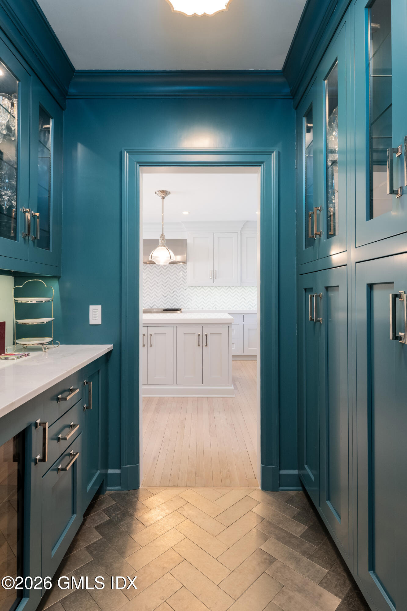 47 Husted Lane Greenwich, CT 06830 - Photo 11 of 25 47 Husted Ln INT 11 - PRINT