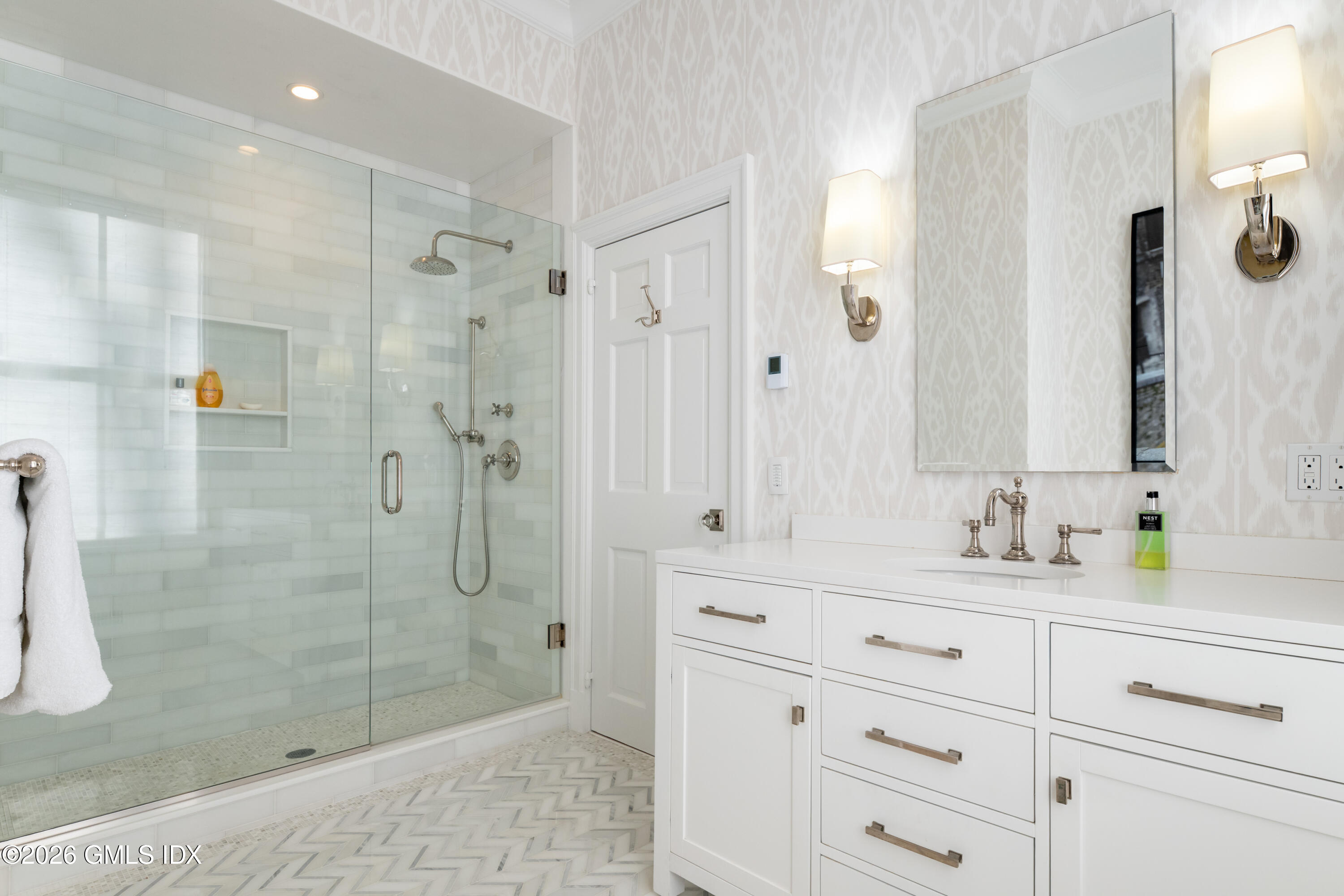 47 Husted Lane Greenwich, CT 06830 - Photo 15 of 18 47 Husted Ln INT 18 - PRINT