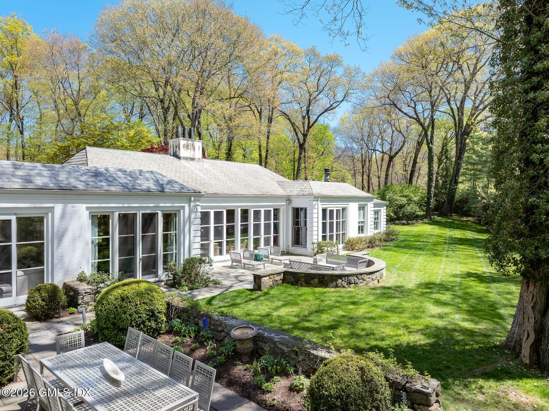 47 Husted Lane Greenwich, CT 06830 - Photo 9 of 25 47 Husted Ln EXT 22 - WEB