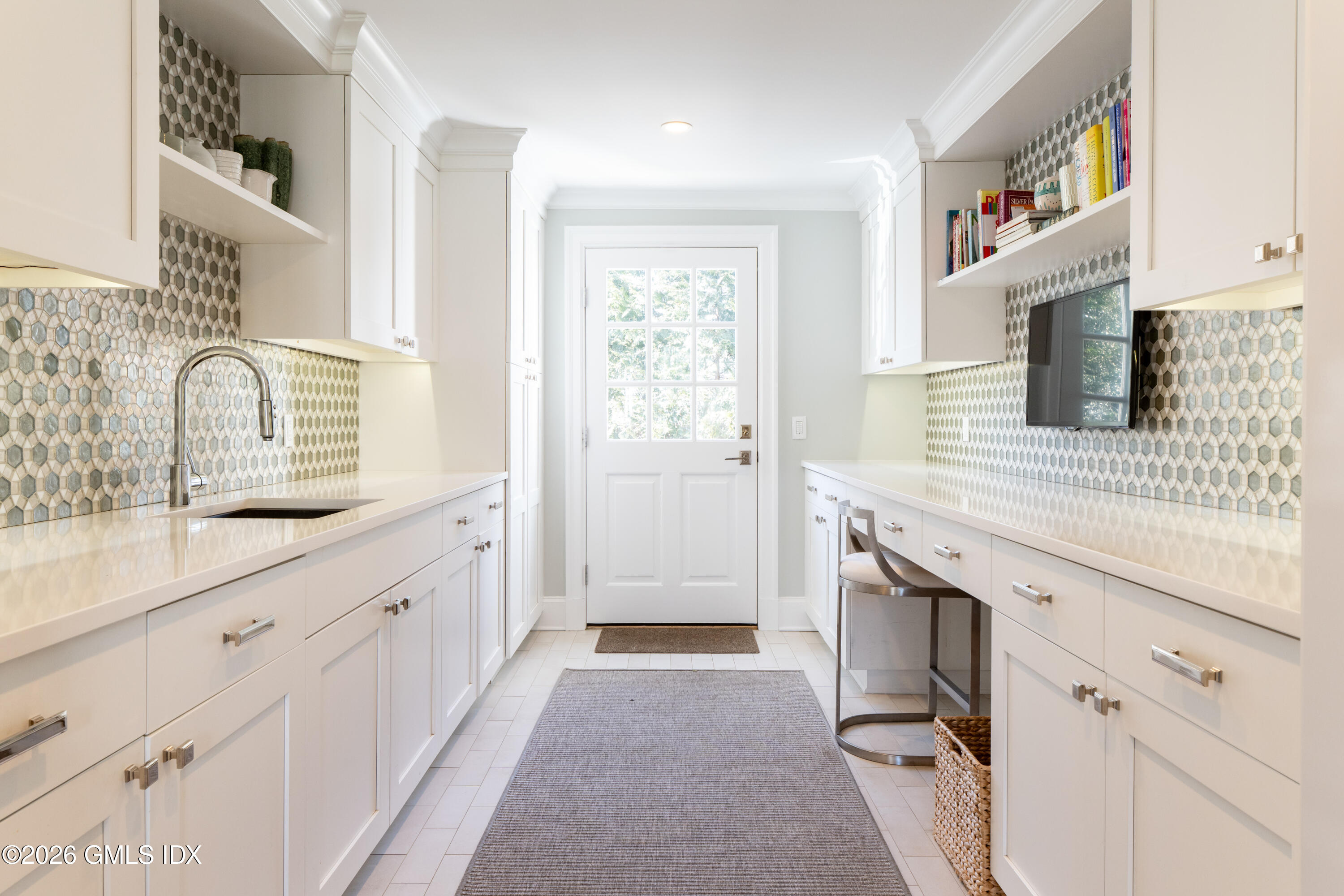 47 Husted Lane Greenwich, CT 06830 - Photo 10 of 18 47 Husted Ln INT 12 - PRINT (1)