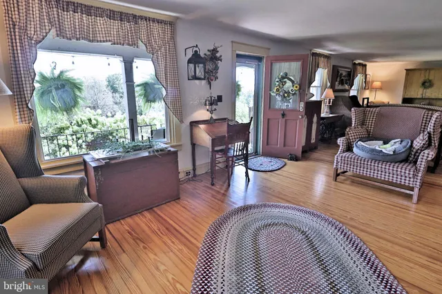 $650,000 | 2145 Old Lancaster Pike, Reinholds, PA 17569