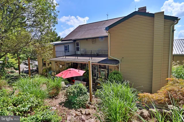 $650,000 | 2145 Old Lancaster Pike, Reinholds, PA 17569