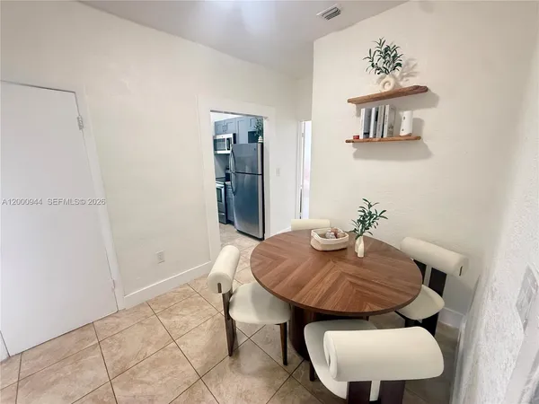 $2,000 | 301 Southwest 10th Avenue, Unit 1, Miami, FL 33130