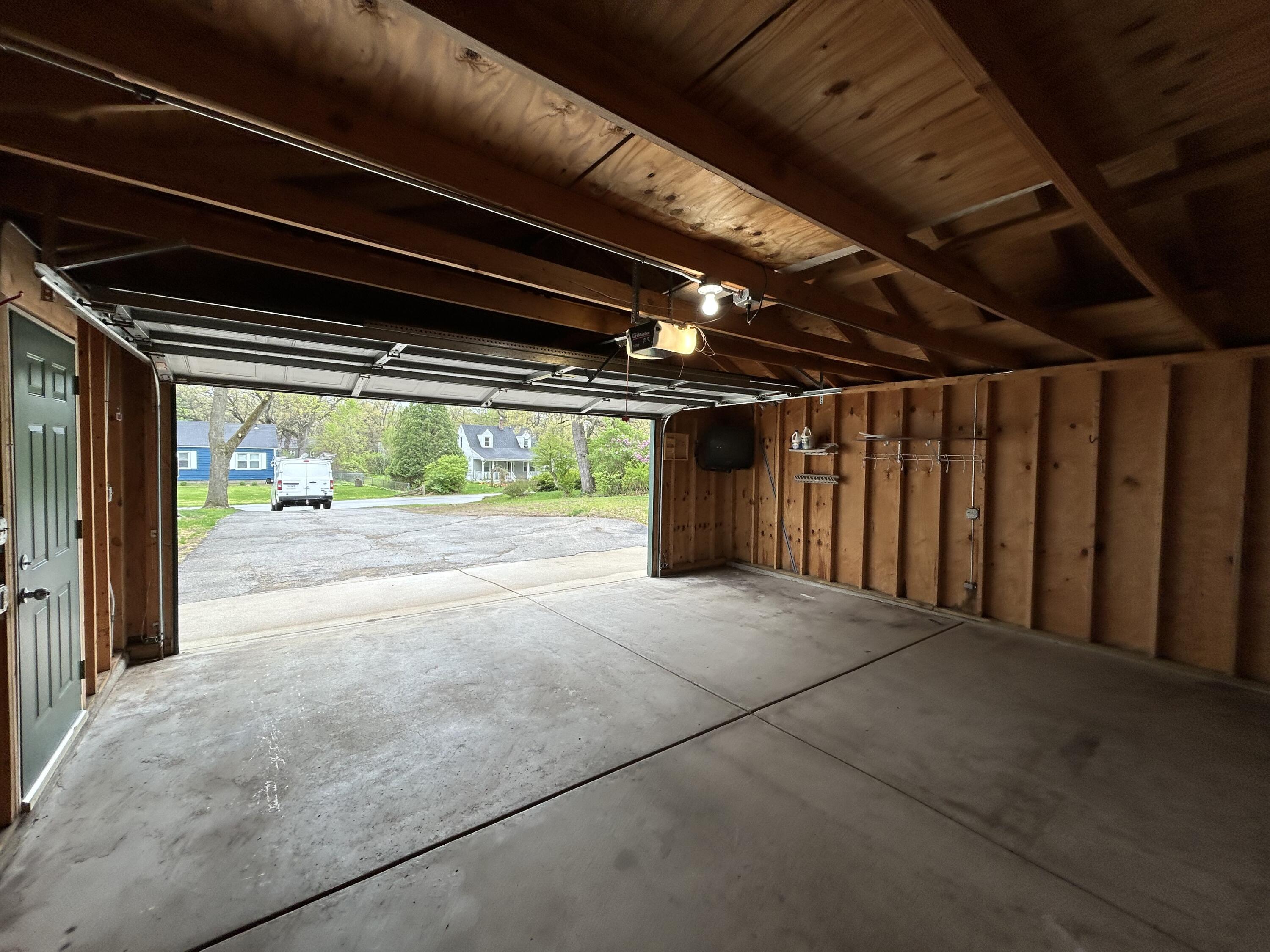 2264 Crest Road Gary, IN 46408 - Photo 9 of 86 3000x2250