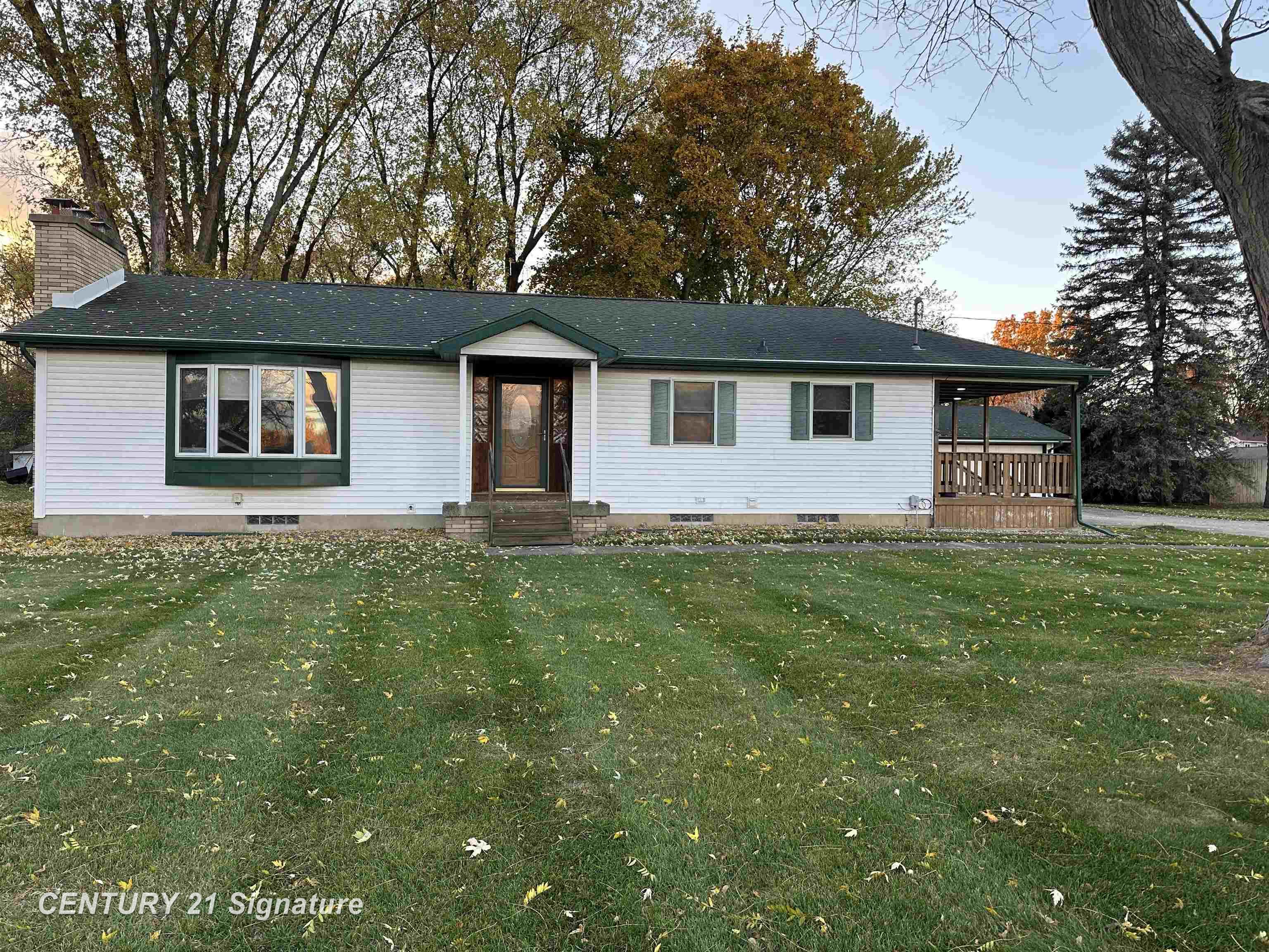 5281 Deland Road Flushing, MI 48433 - Photo 2 of 42
